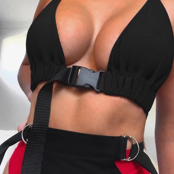 🔴Red/Black Buckle Crop Top - Picture 3 of 3